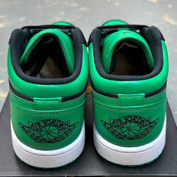 Nike Air Jordan 1 Low Black Lucky Green 553558-065 Pine Toe - Picture 8 of 9